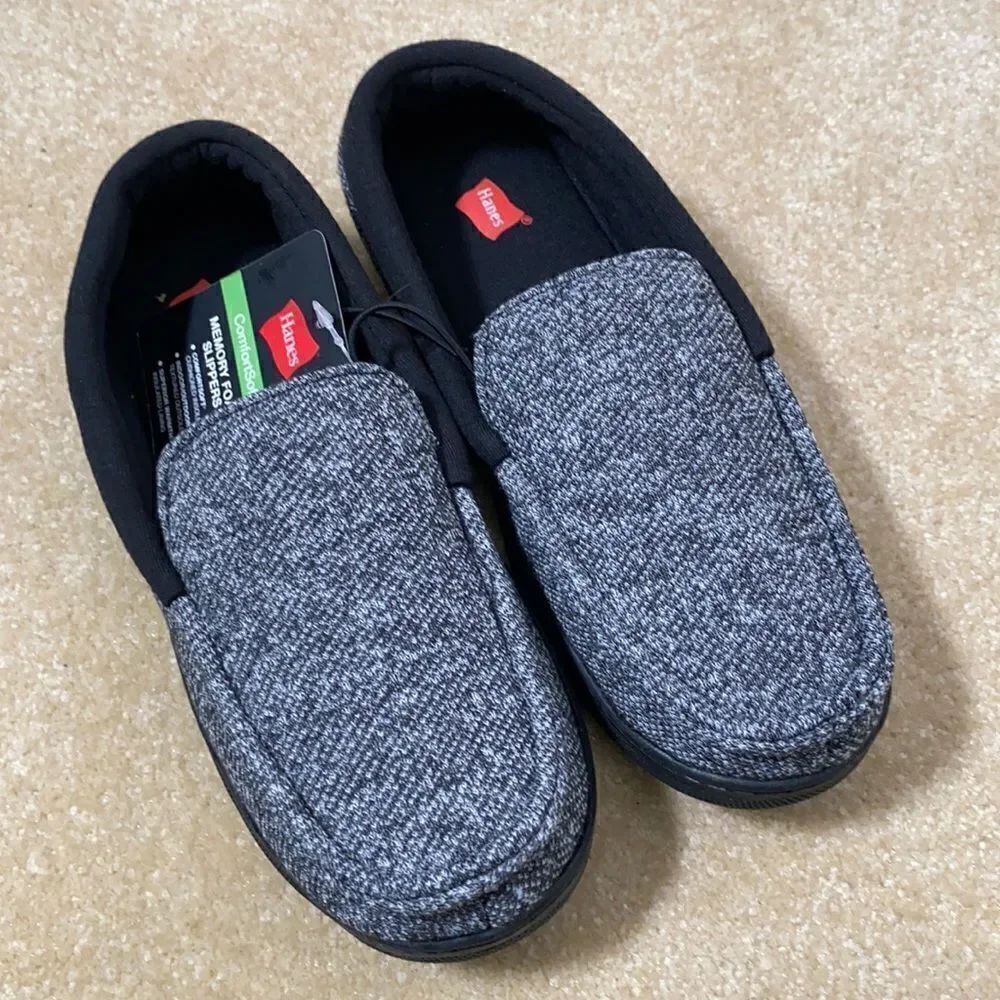 Hanes Boys Comfort Soft Memory Foam Slippers Size Small 2-3